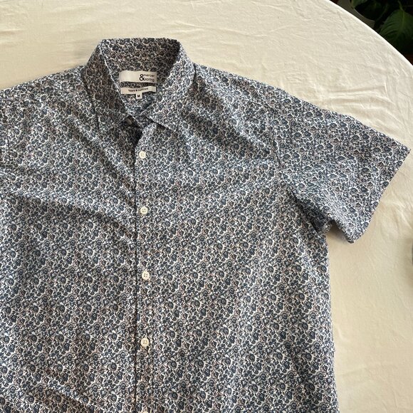 Mercer & Spring Blue Floral Short Sleeve Button‑Up Shirt – Size M (Like New) - Picture 2 of 5